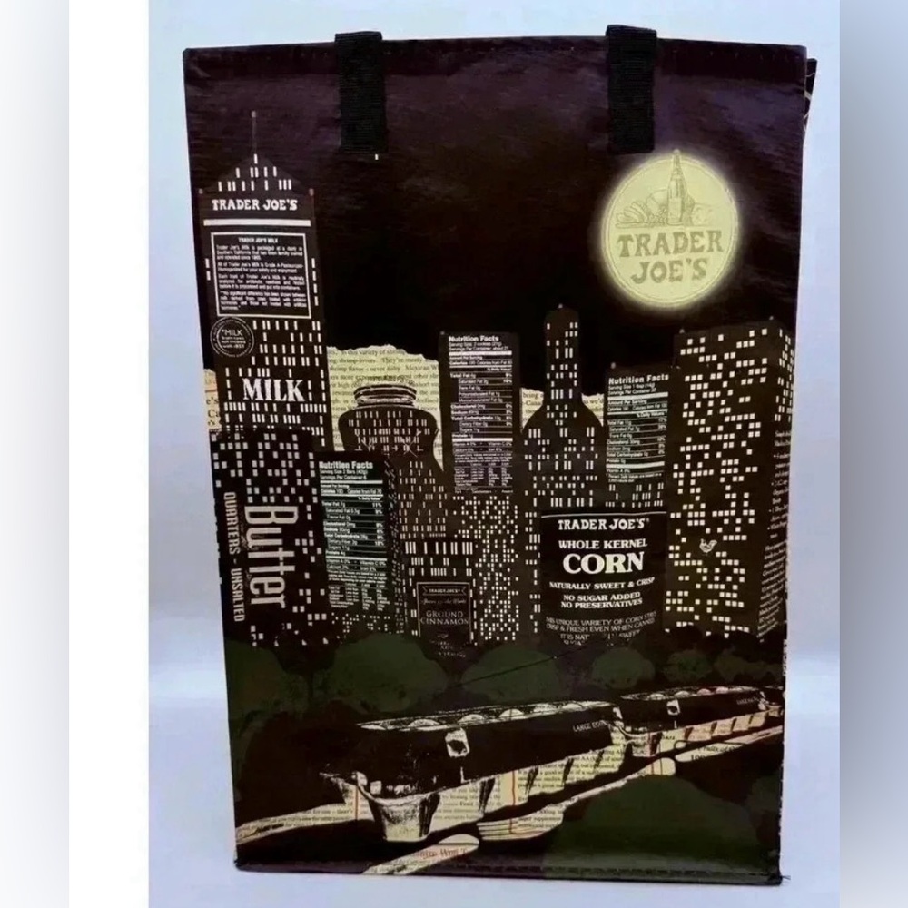 Rare nocturnal Trader Joe’s reusable bag